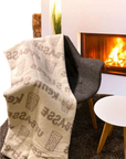 KUSCHELDECKE "Ufbasse/kenn Stress" (taupe) - Pfälzer Freiheit