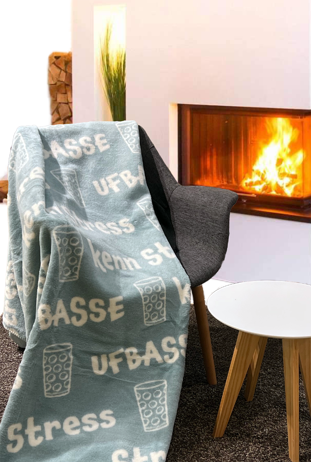 KUSCHELDECKE "Ufbasse/kenn Stress" (nebelblau) - Pfälzer Freiheit