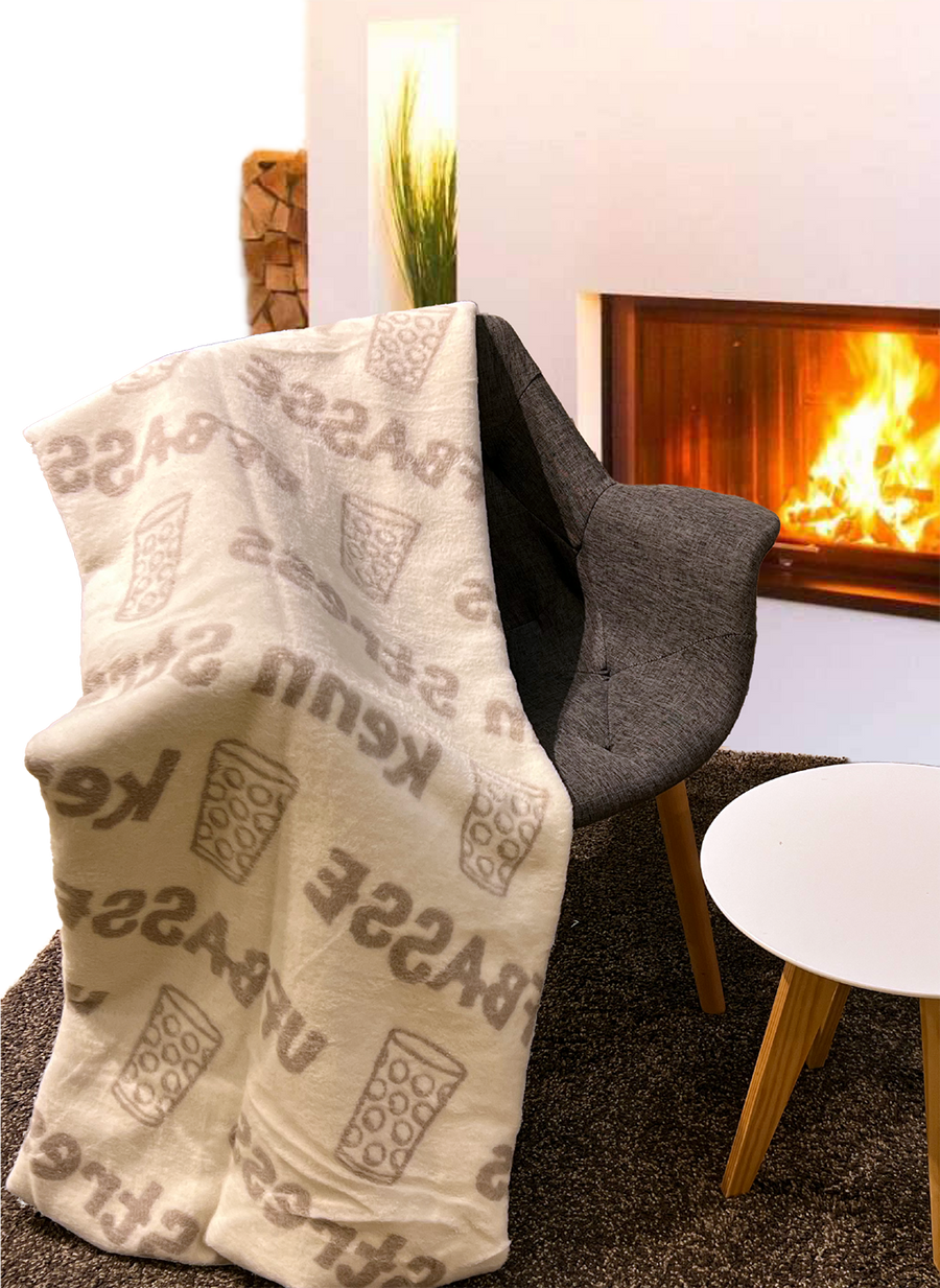 KUSCHELDECKE "Ufbasse/kenn Stress" (taupe) - Pfälzer Freiheit